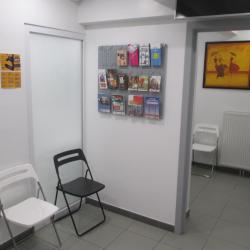 Maison Médicale Humilis : salle d'attente arrière et coin enfants